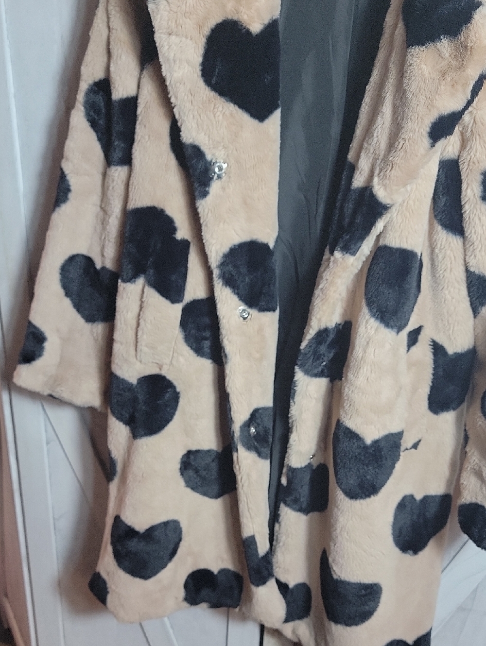 Stoosh Beige Faux Fur Teddy Coat with Black Heart Print Size Medium - Picture 4 of 10